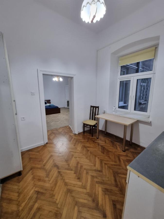 Nocleg W Centrum Czestochowy Nmp32 Ченстохова Экстерьер фото